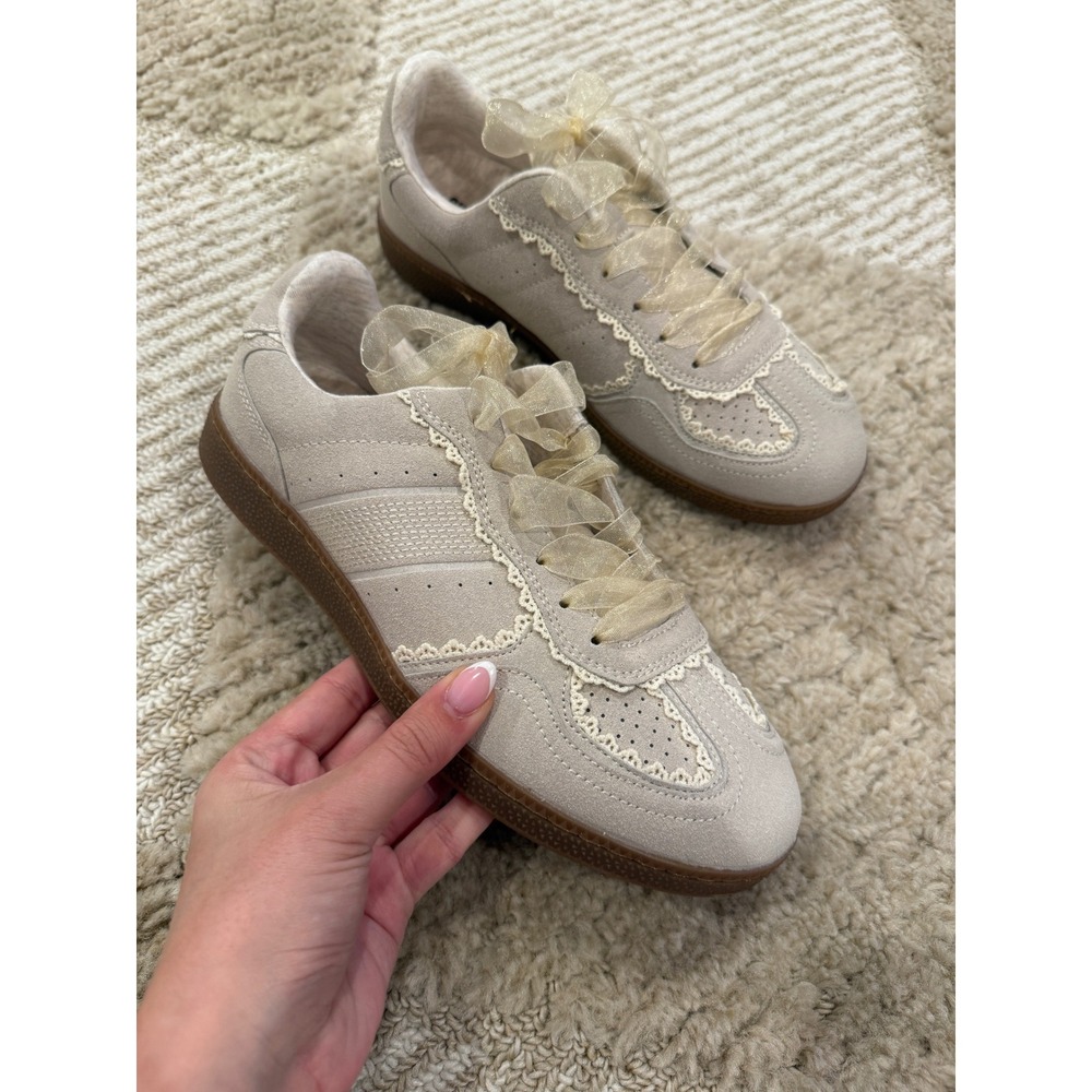 Cushionaire‎ Lace Trim Organza Ribbon Sneakers Beige Gum Sole Womens 8